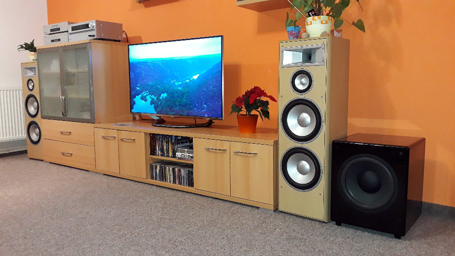 SUB 1201A doplňuje basy v domácím ozvučení